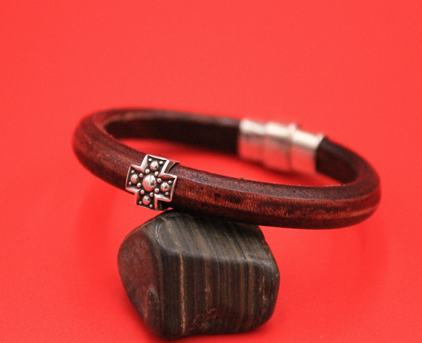LS0101>> MADE IN EUROPE 2 zamak cross sliders for licorice cord, licorice cross slider, Qty2