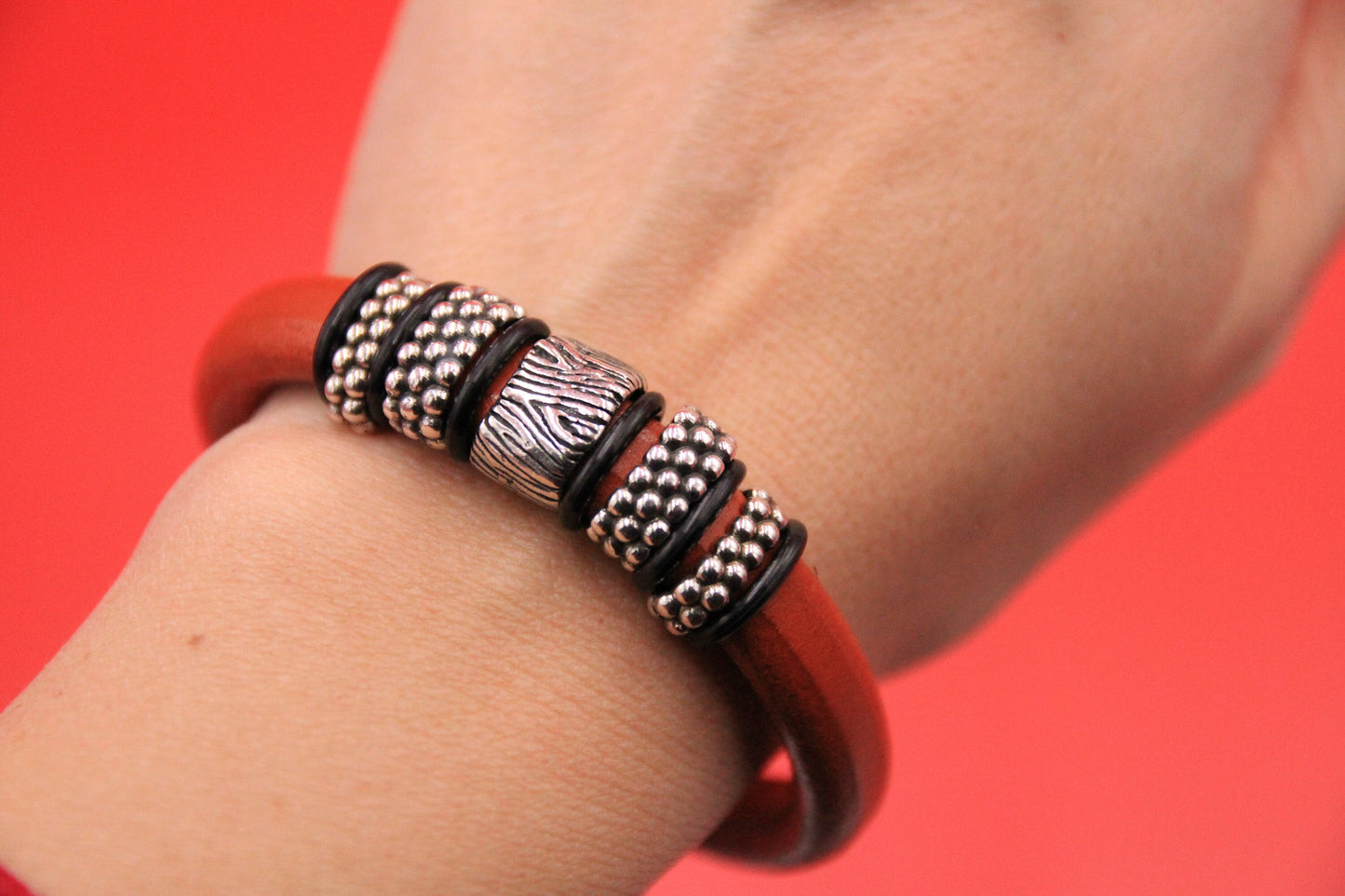LS0102>> MADE IN EUROPE 4 zamak ring sliders, licorice ring slider, licorice slider rings, Qty4