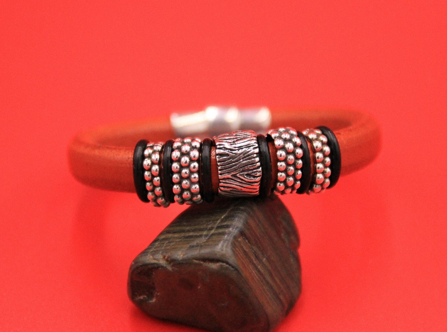 LS0102>> MADE IN EUROPE 4 zamak ring sliders, licorice ring slider, licorice slider rings, Qty4