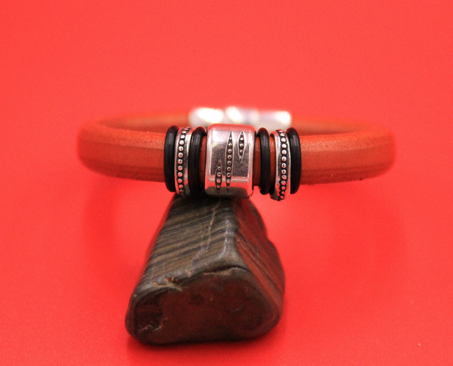 LS0104>> MADE IN EUROPE 2 zamak ring sliders, licorice ring slider, licorice slider rings, Qty2