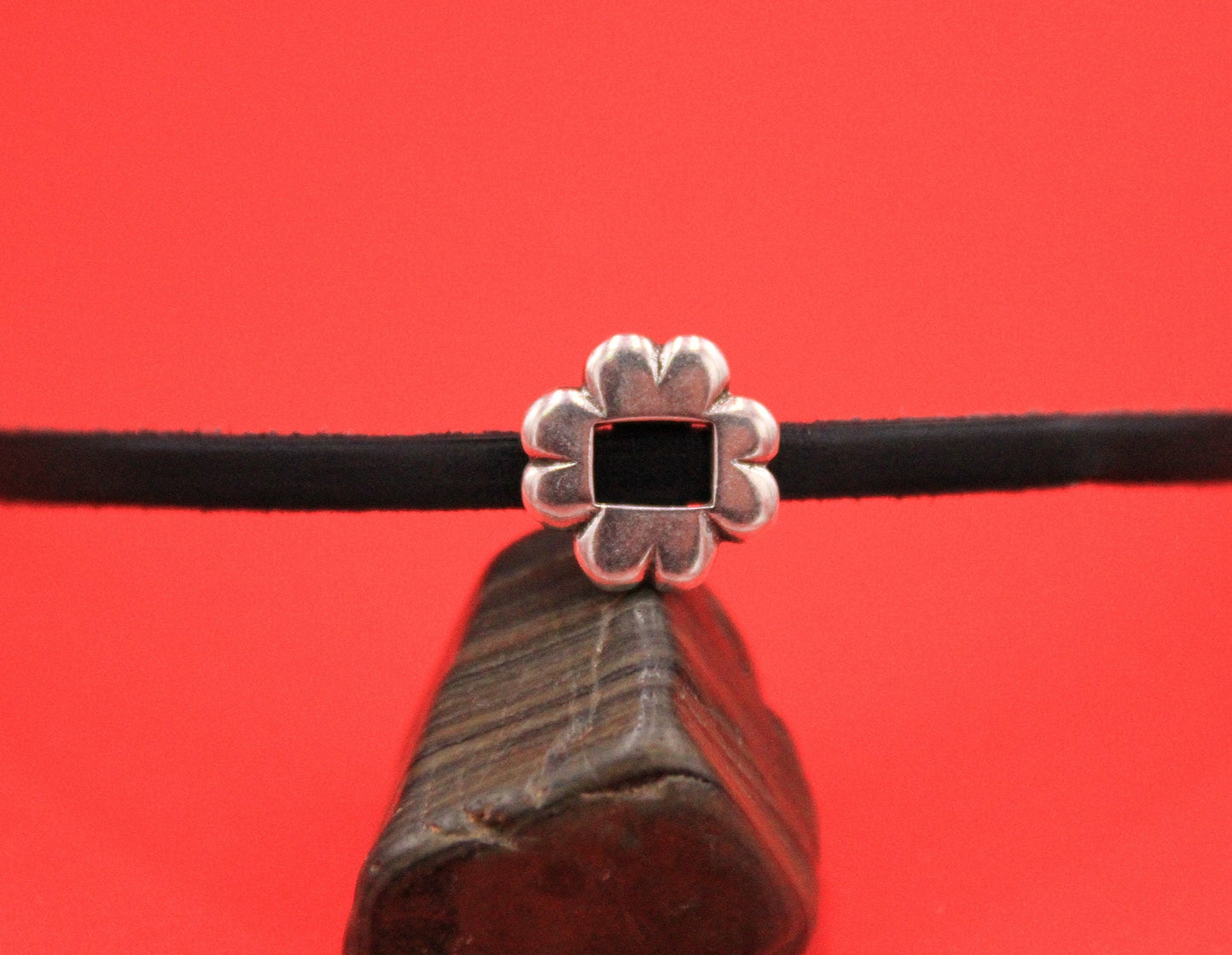 FS0577>>MADE in EUROPE 2 zamak flower sliders, 5mm silver slider, flower slider for flat leather cord (F594S) Qty2