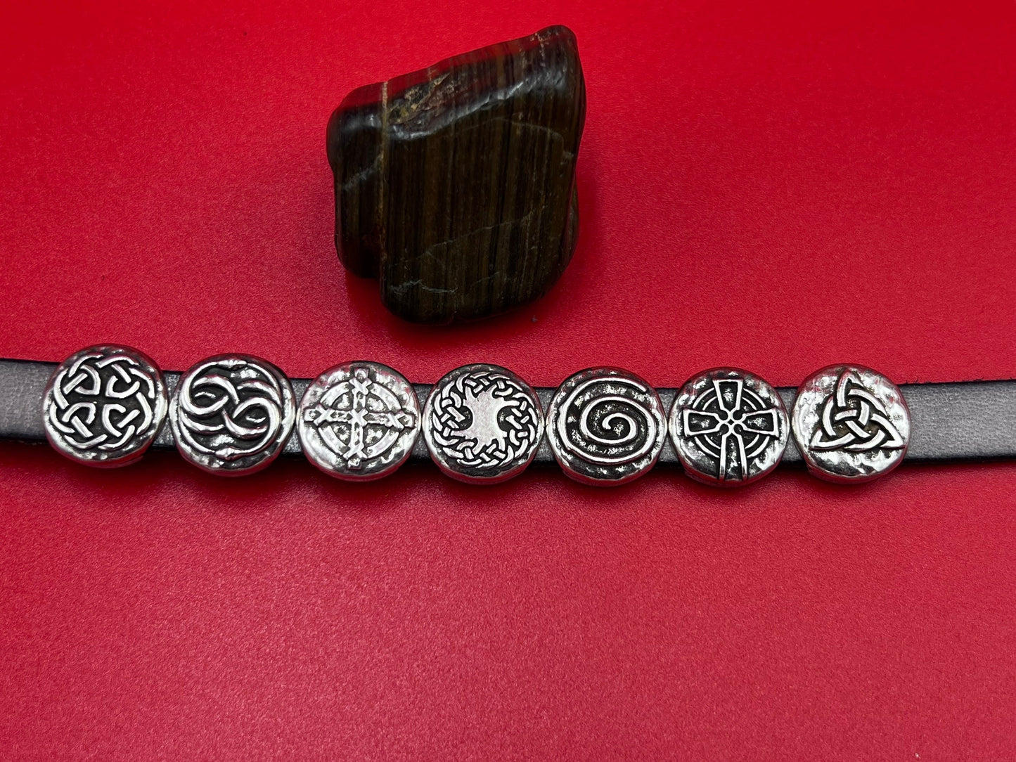 FS0451> MADE IN EUROPE 2 zamak flat cord sliders, 10mm cord Celtic knot sliders,  qty2