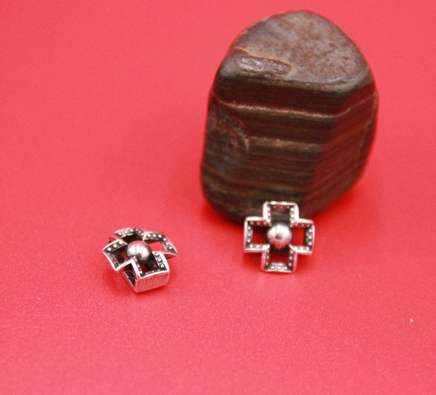 FS0558>>MADE in EUROPE 2 zamak cross sliders for 10mm flat cord, 10mm zamak slider, flat leather cord CROSS slider, Qty2
