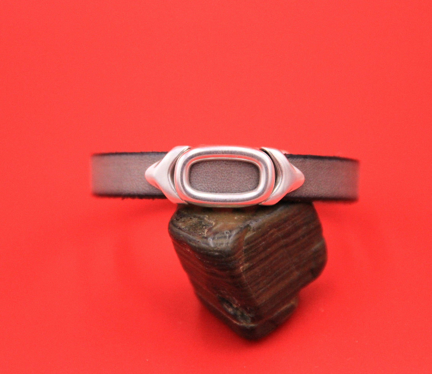FS0582>>MADE in EUROPE 2 arrow crimpable sliders, 10mm leather cord crimp sliders  Qty2