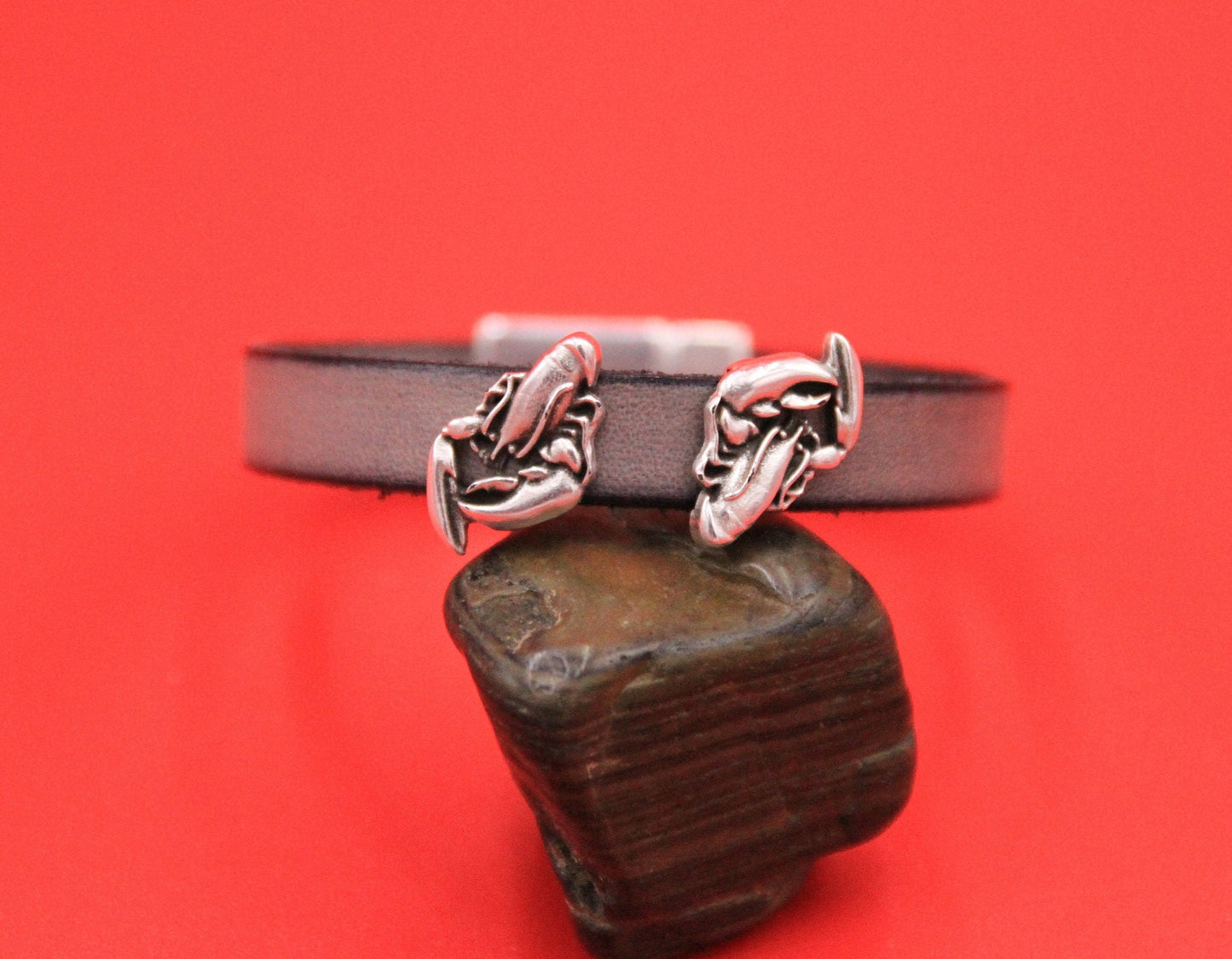 FS0587>>MADE in EUROPE 2 zamak lobster sliders, 10mm flat cord sliders, 10mm leather cord lobster sliders, Qty2