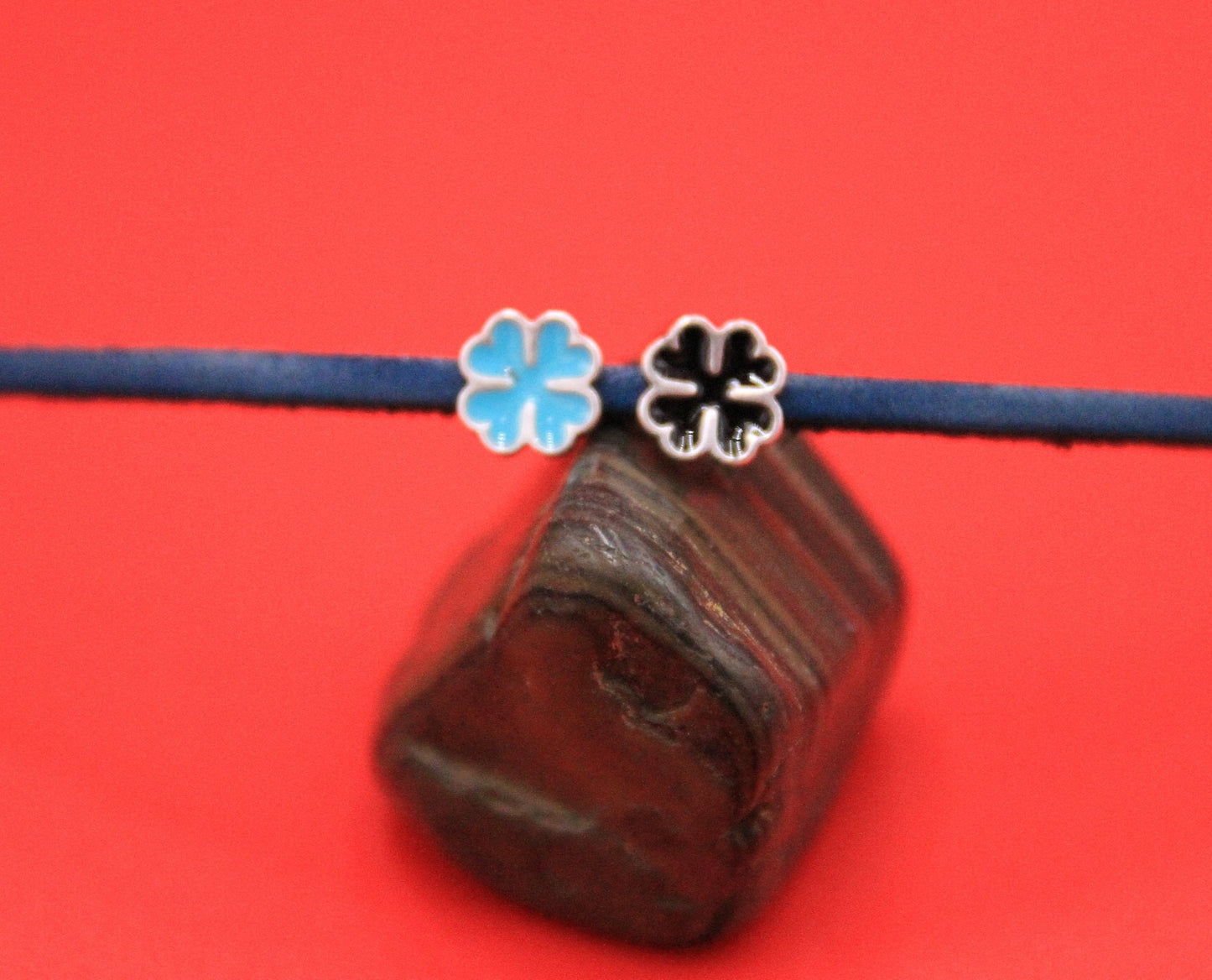FS0591>>MADE IN EUROPE 4 zamak clover sliders, flat 3mm cord sliders, 3mm flat cord clover sliders, Qty4