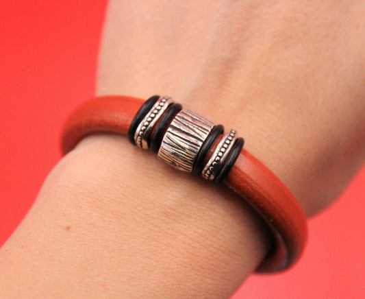 LS0103>>MADE IN EUROPE 2 licorice sliders, licorice Pewter tube, licorice pewter crimp sliders Qty2