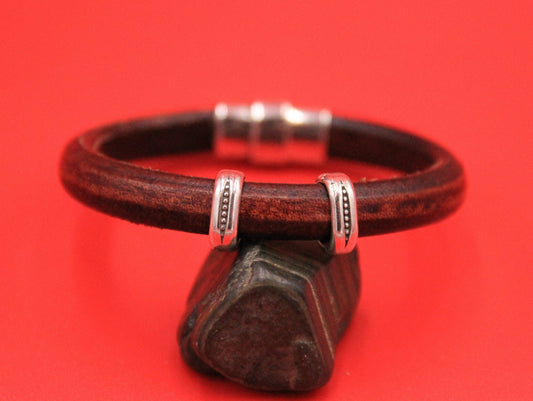 LS0104>> MADE IN EUROPE 2 zamak ring sliders, licorice ring slider, licorice slider rings, Qty2