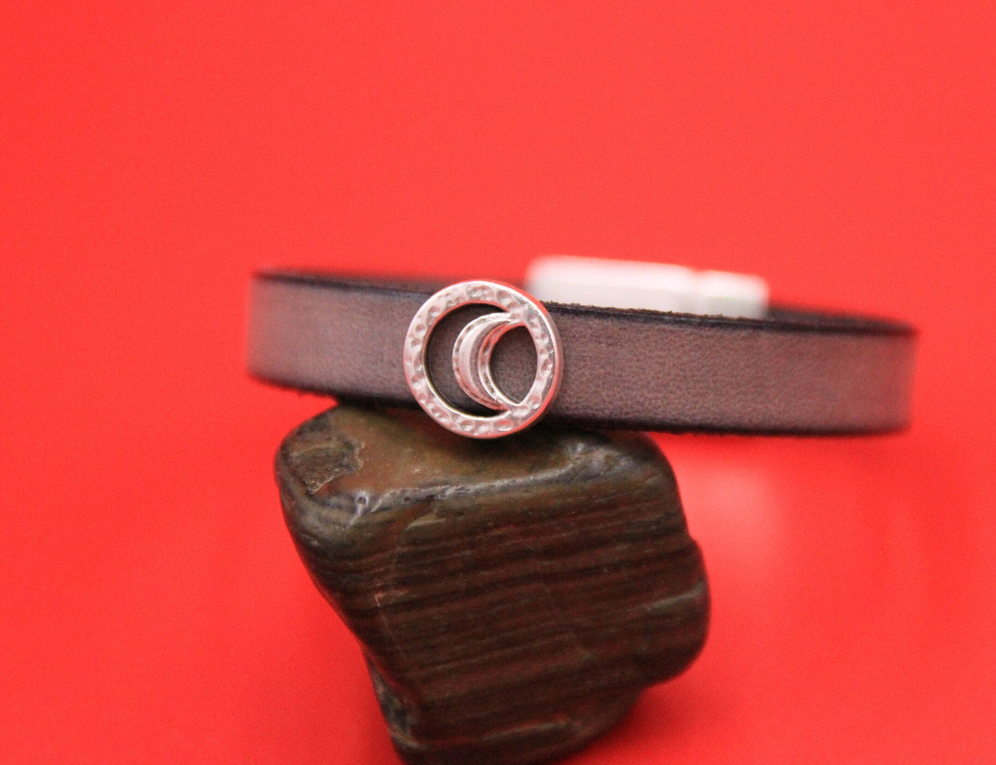 FS0584>>MADE in EUROPE 2 moon sliders, 10mm flat cord moon slider, 10mm leather cord slider, Qty2