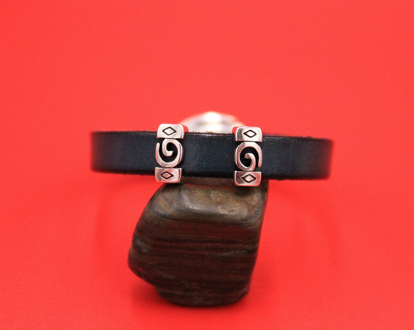 FS0595>> MADE in EUROPE 2 flat leather cord slider bars, 10mm leather cord sliders