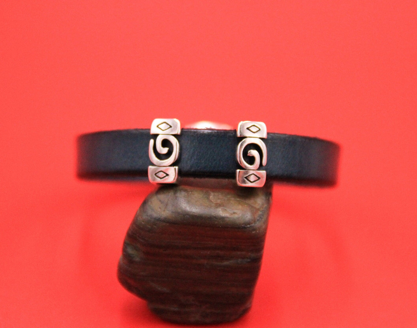 FS0595>> MADE in EUROPE 2 flat leather cord slider bars, 10mm leather cord sliders