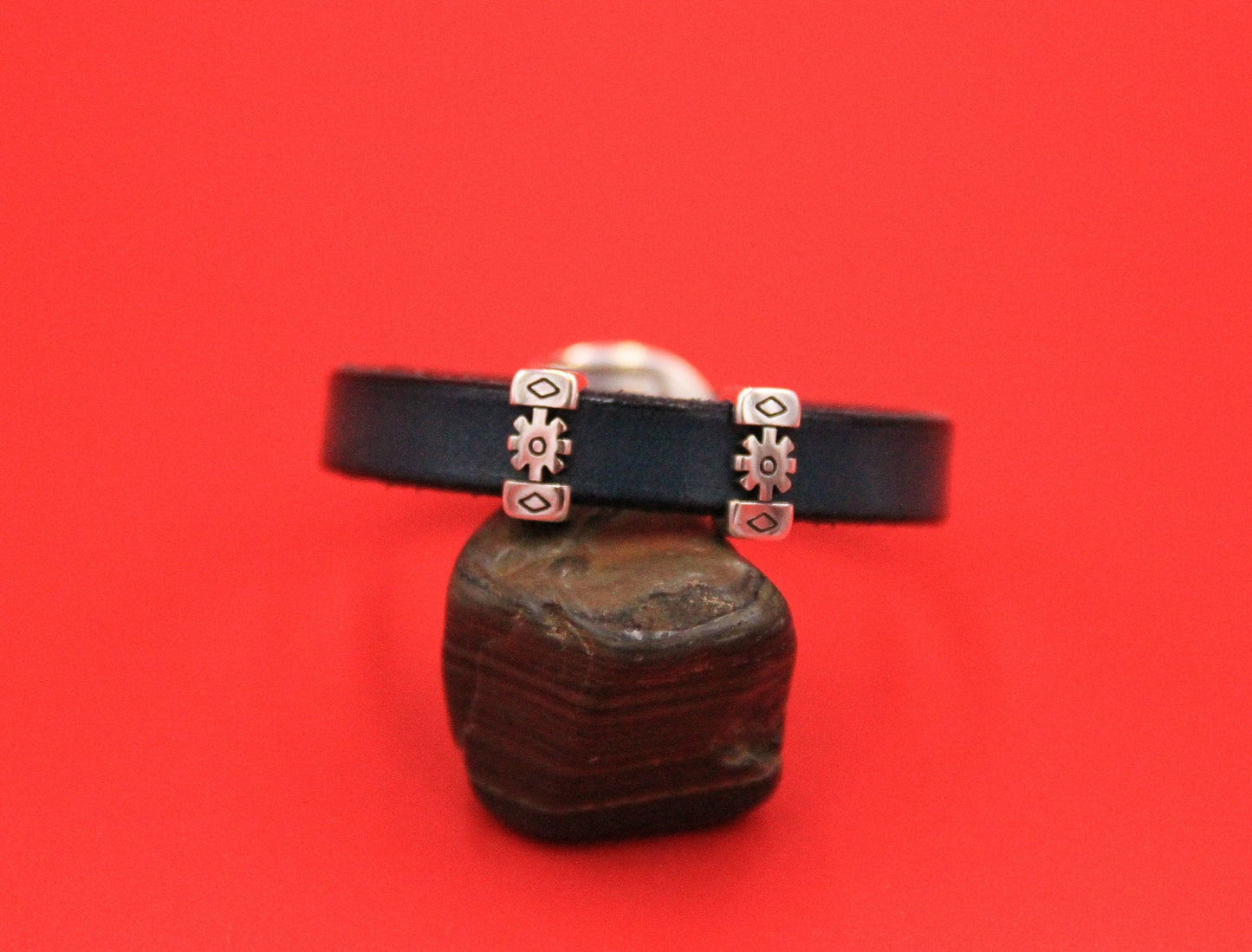 FS0595>> MADE in EUROPE 2 flat leather cord slider bars, 10mm leather cord sliders