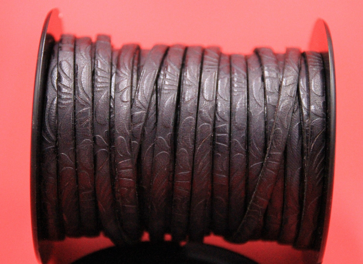 MADE in SPAIN 24" of floral leather cord, 5mm flat engraved leather cord for bracelet, embossed 5mm leather cord (Marf5petalazm)