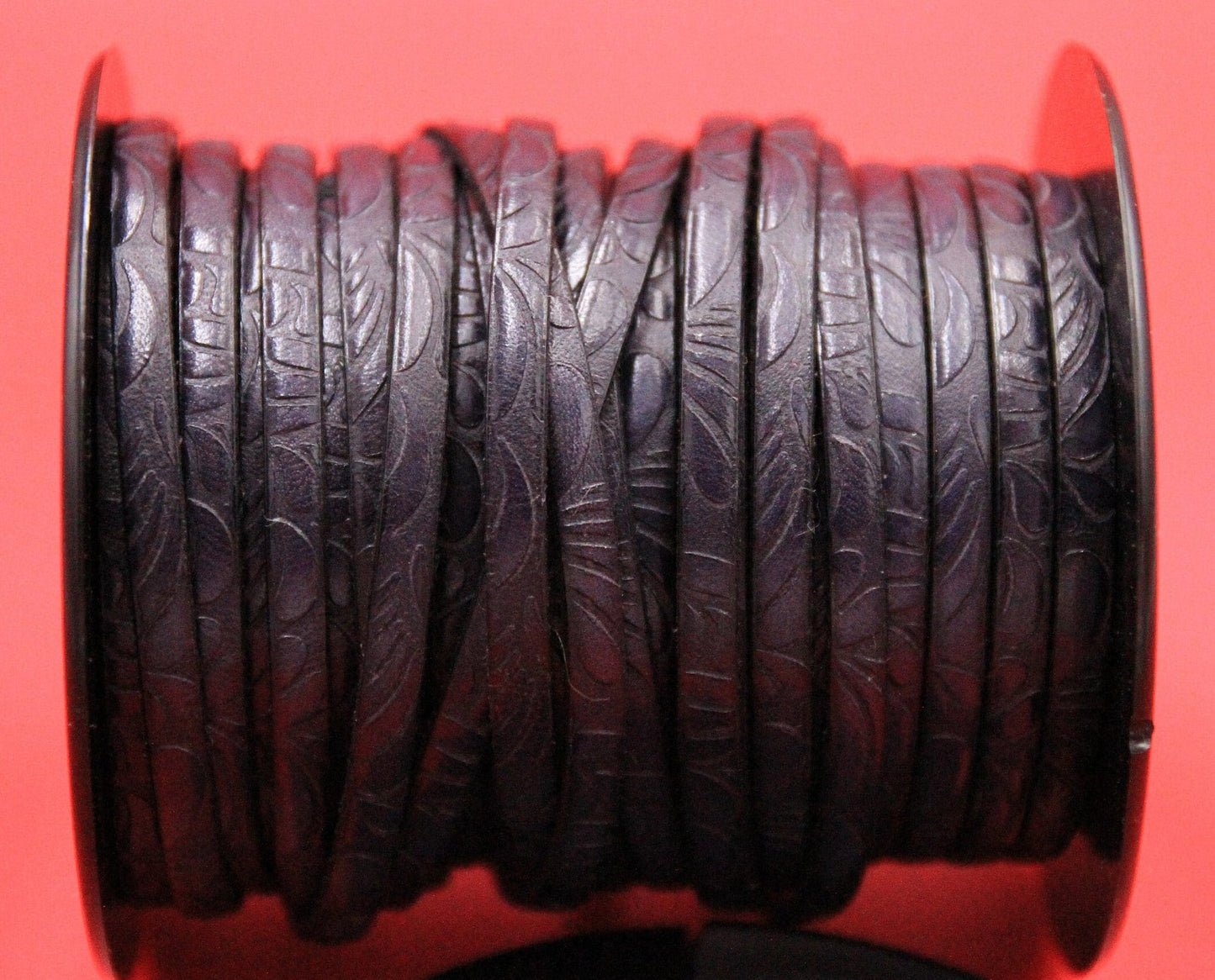 MADE in SPAIN 24" of floral leather cord, 5mm flat engraved leather cord for bracelet, embossed 5mm leather cord (Marf5petalazm)