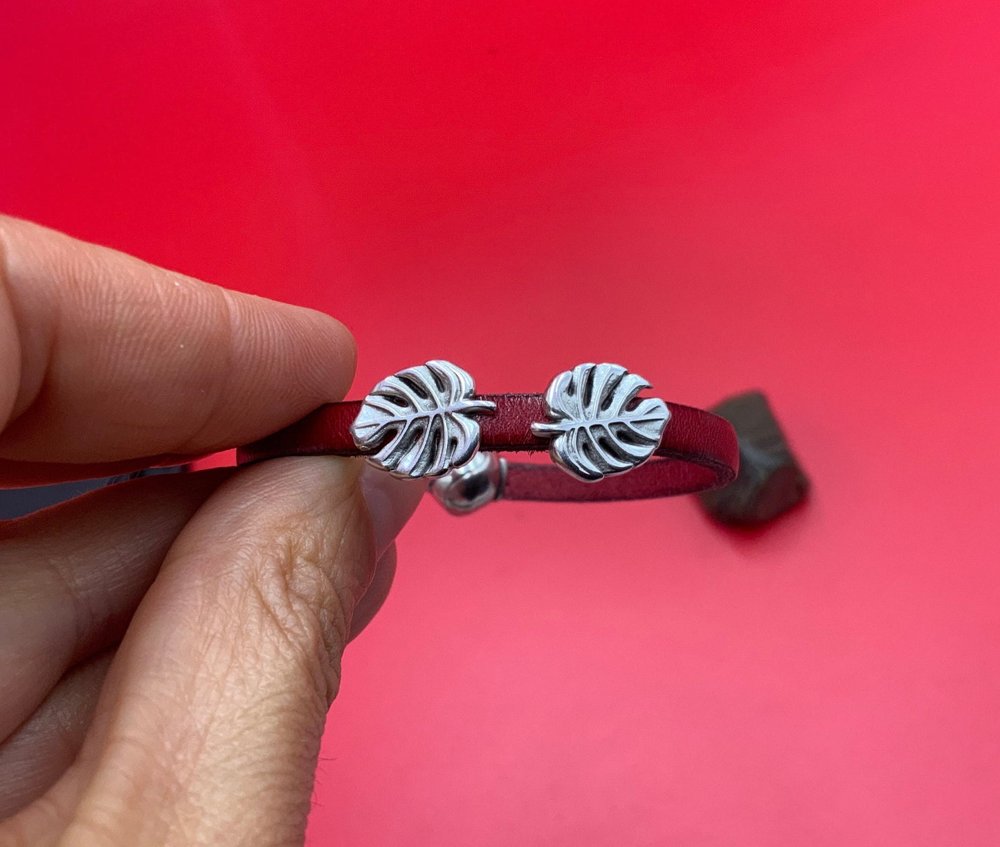 FS0617>> MADE in EUROPE 4 zamak monstera leaf sliders, 5mm cord zamak slider, flat 5mm cord slider, leaf slider, Qty4