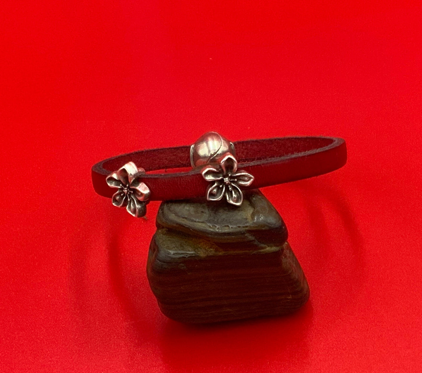 FS0620>>MADE IN EUROPE 4 Zamak flower sliders 5mm flat cord, 5mm flat cord slider, flower slider for 5mm flat cord Qty4