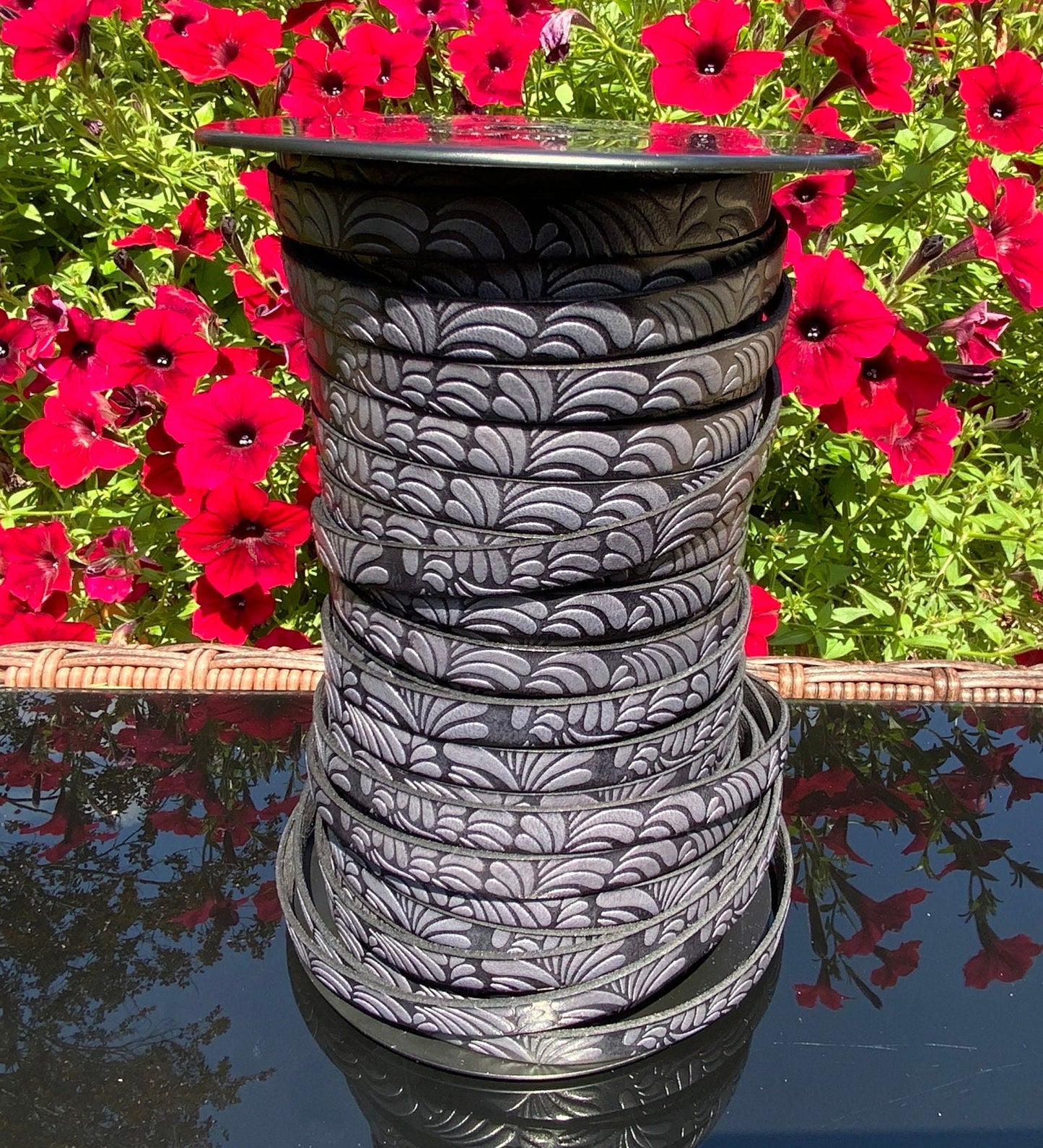 MADE in EUROPE 24'' flat 10mm engraved leather cord, 10mm flat leather cord, 10mm embossed leather cord (AR150/10/32)
