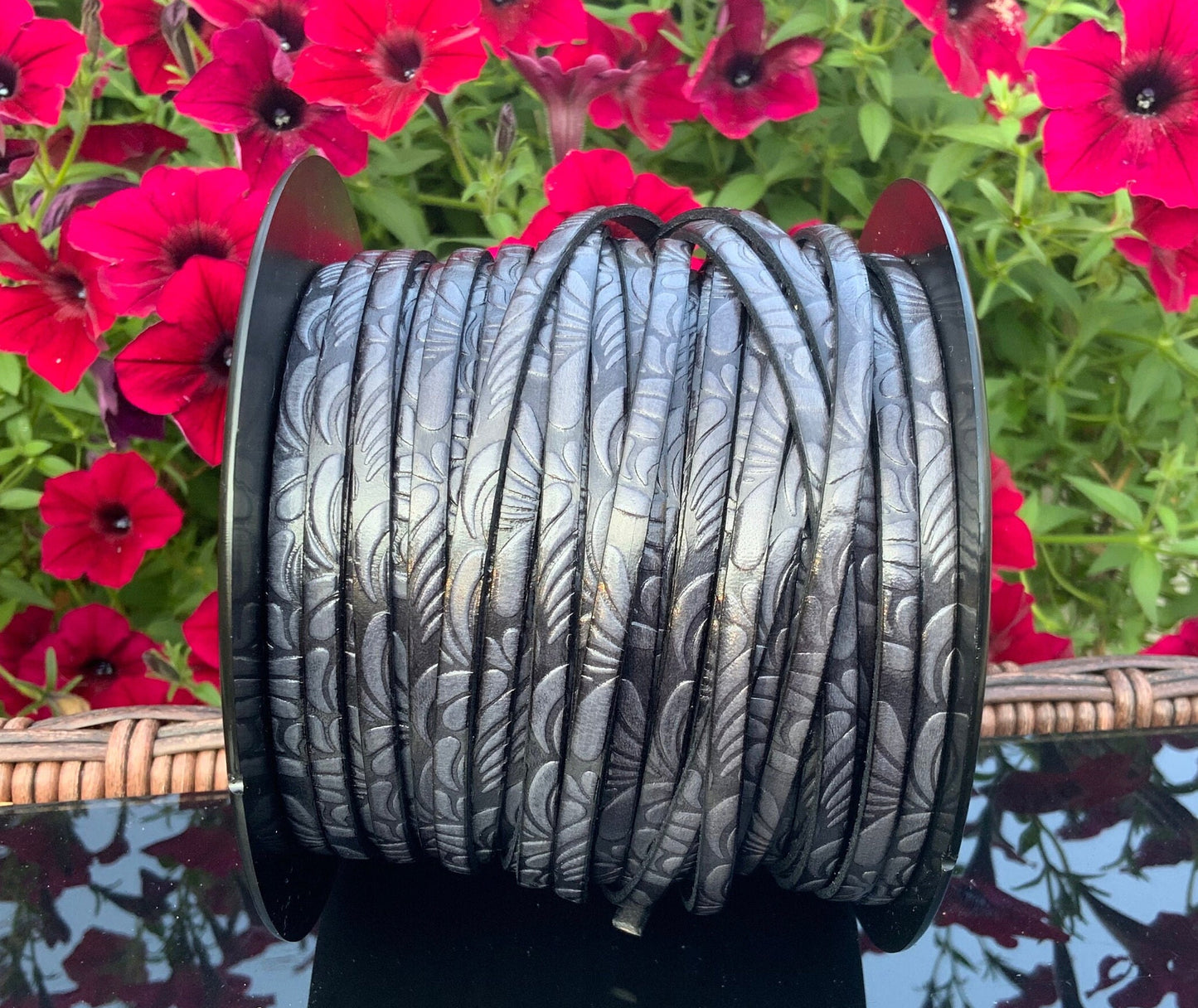 MADE in EUROPE 24'' flat 5mm grey leather cord, 5mm flat leather cord, 5mm embossed leather cord(AR150/05/32)