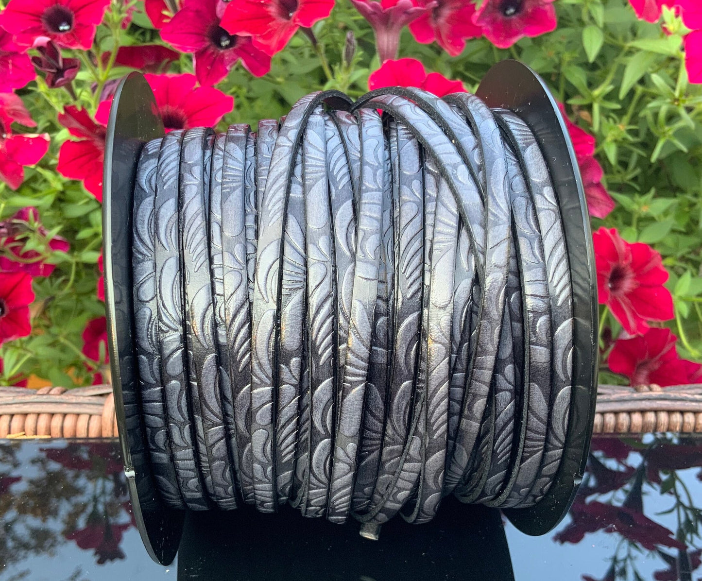 MADE in EUROPE 24'' flat 5mm grey leather cord, 5mm flat leather cord, 5mm embossed leather cord(AR150/05/32)