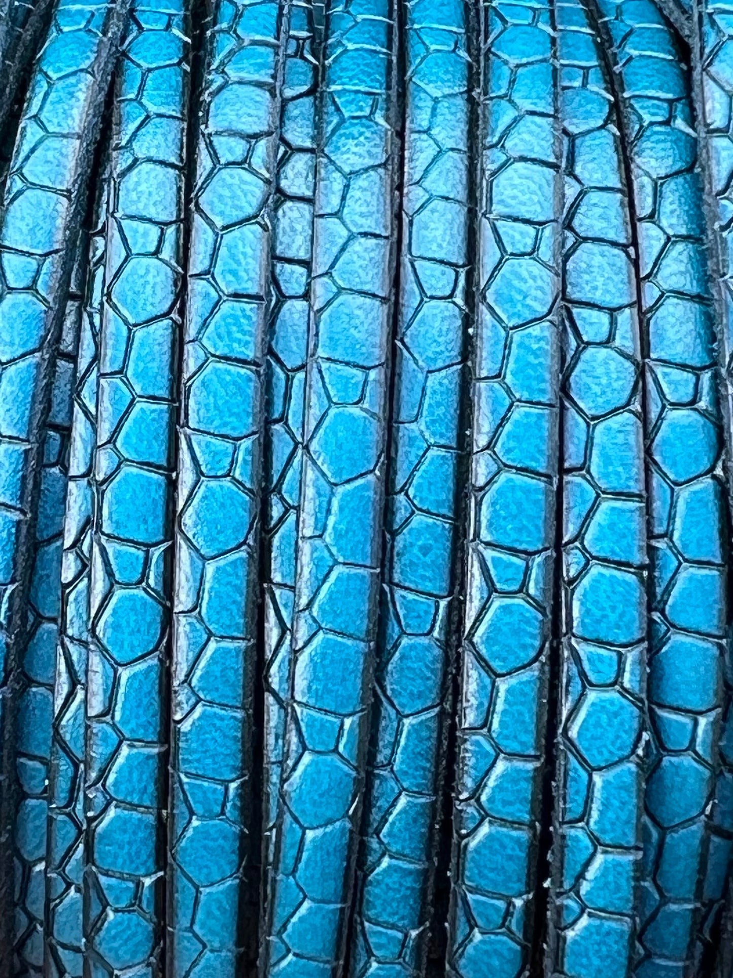 MADE in EUROPE 24" flat leather cord, alligator skin embossed 5mm leather cord, genuine leather cord (AR250/05/19)
