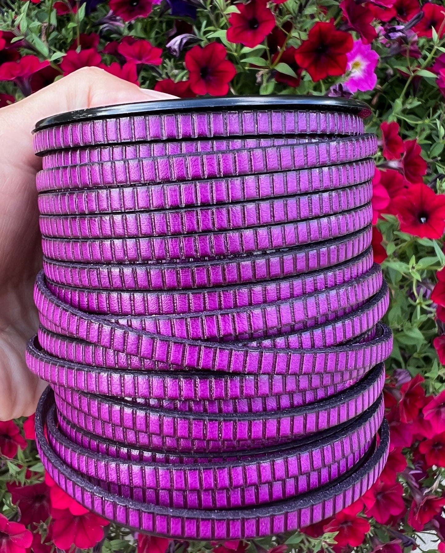 MADE in EUROPE 24'' flat 5mm lines engraved cyclamen leather cord, 5mm flat leather cord, 5mm embossed leather cord(AR270/05/24)