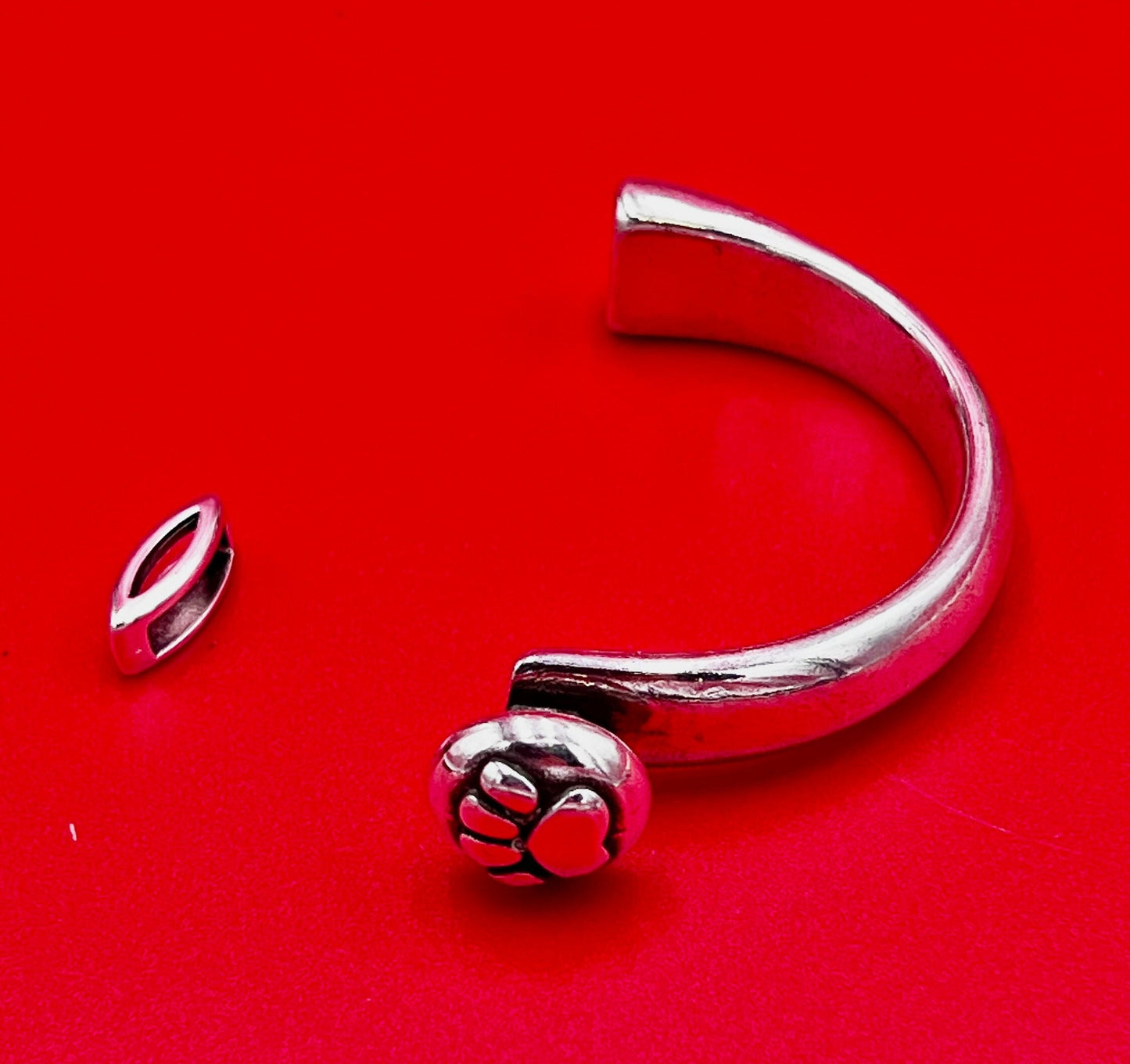 B0104>> MADE in EUROPE zamak paw print button half bracelet+ slider, silver half bracelet, zamak half cuff, Qty1