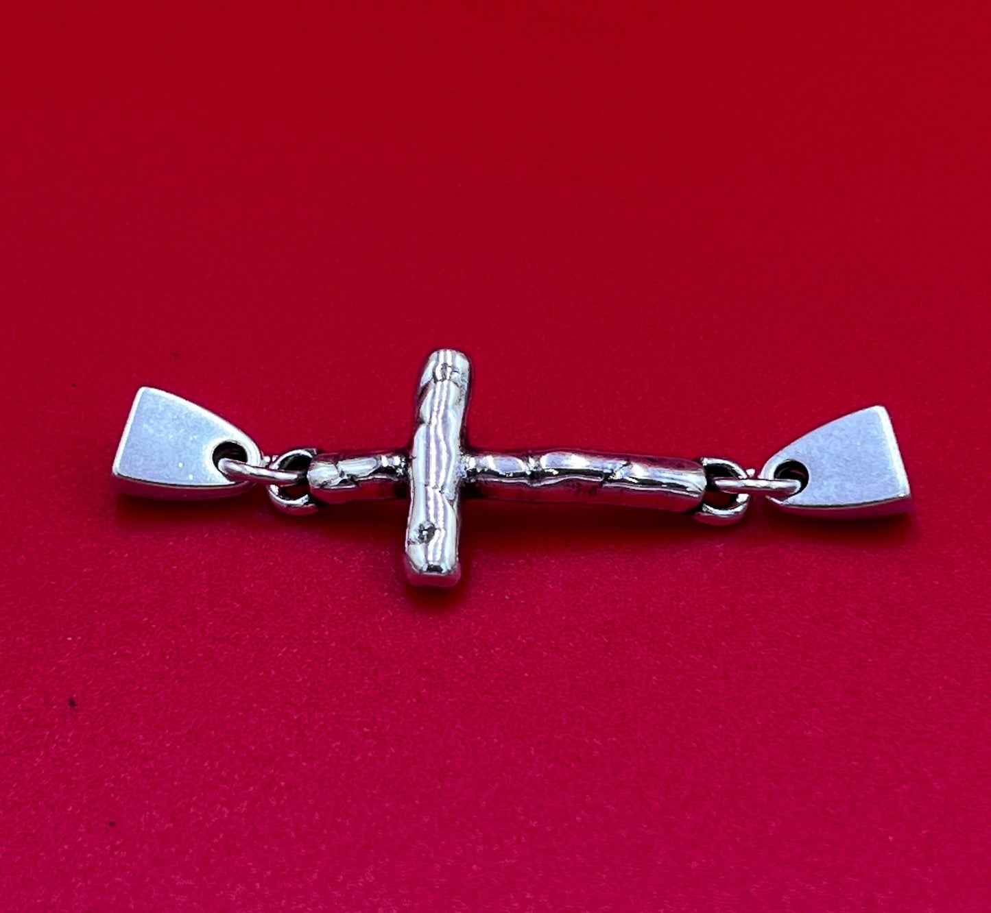 C0173>>MADE in EUROPE Zamak cross connector, bracelet hammered cross connector qty1