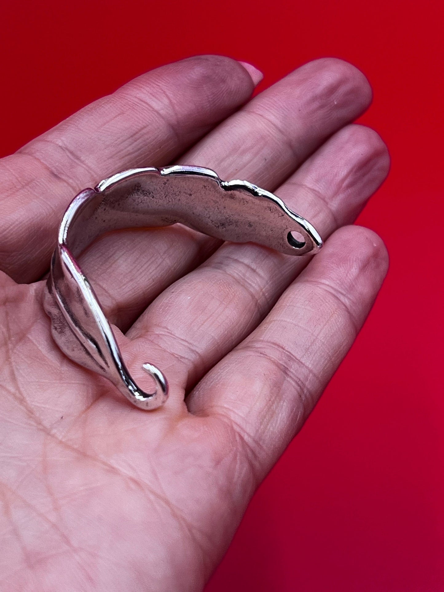 B0105>>MADE in EUROPE zamak half bracelet component, leaf half bracelet hook, Qty 1