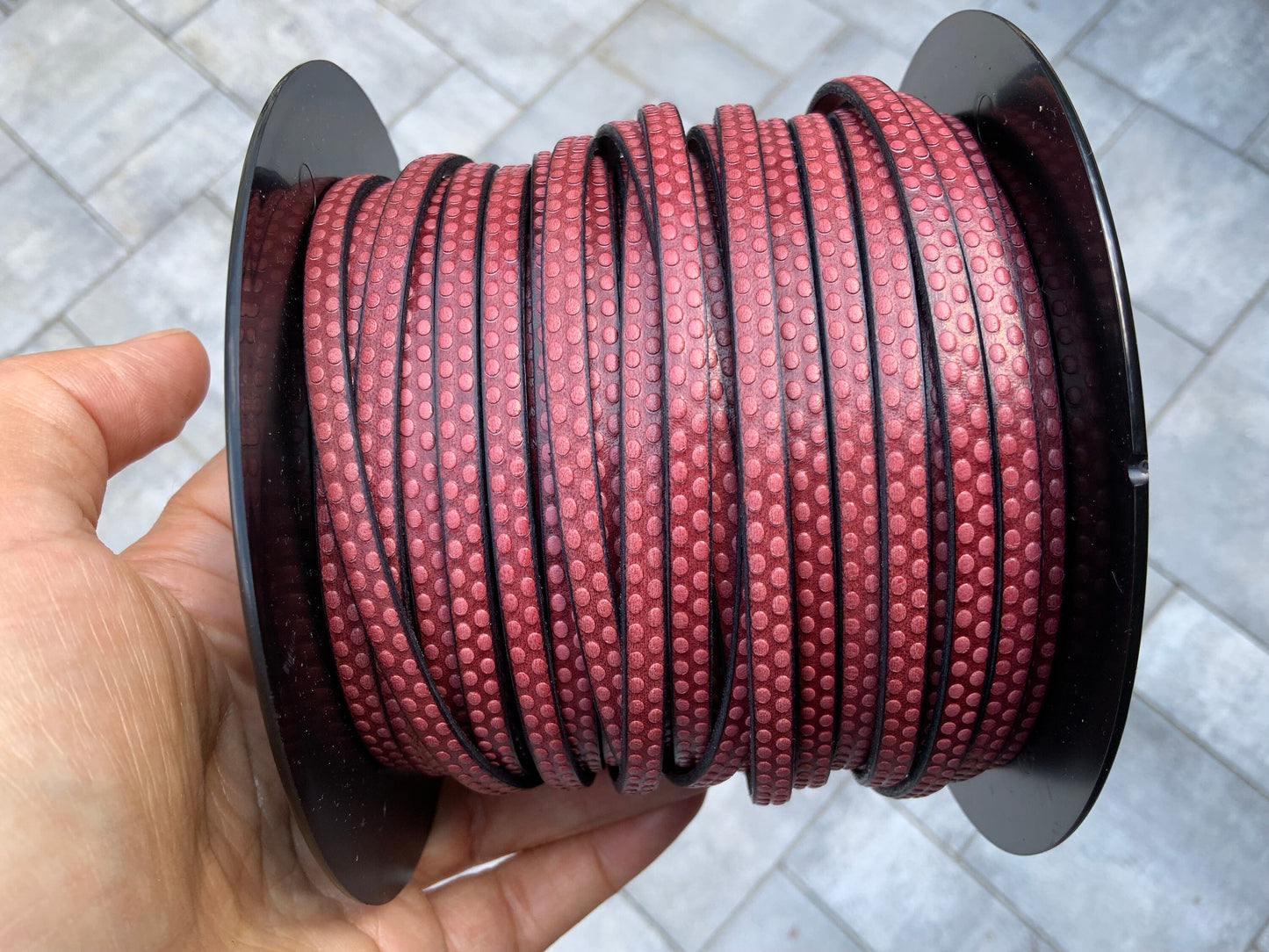 MADE in EUROPE 24'' flat 5mm embossed leather cord, 5mm flat leather cord, 5mm embossed leather cord (AR110/05/dustypink)