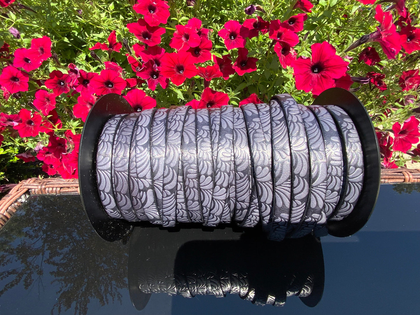 MADE in EUROPE 24'' flat 10mm engraved leather cord, 10mm flat leather cord, 10mm embossed leather cord (AR150/10/32)