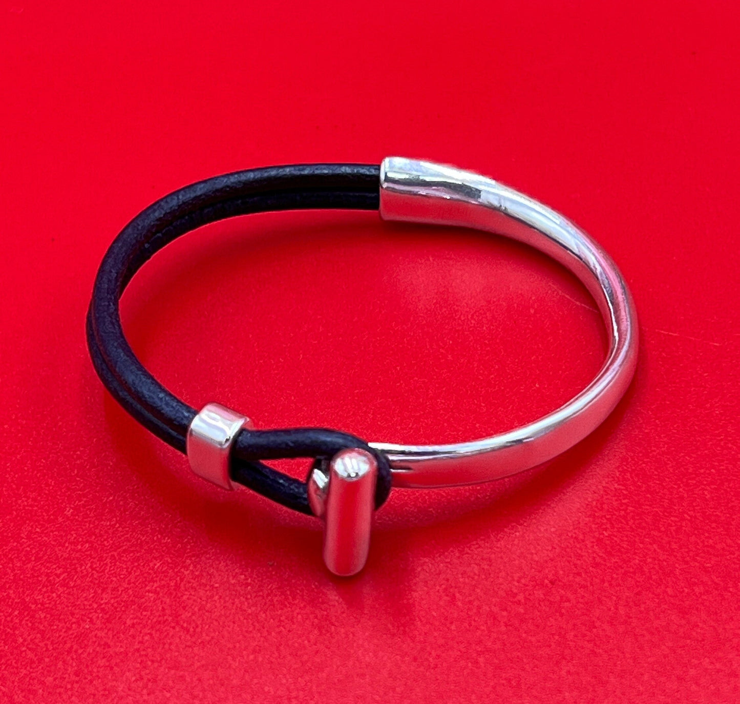 B0106>> MADE in EUROPE zamak half bracelet for 3mm round cord, silver half bracelet qty 1set