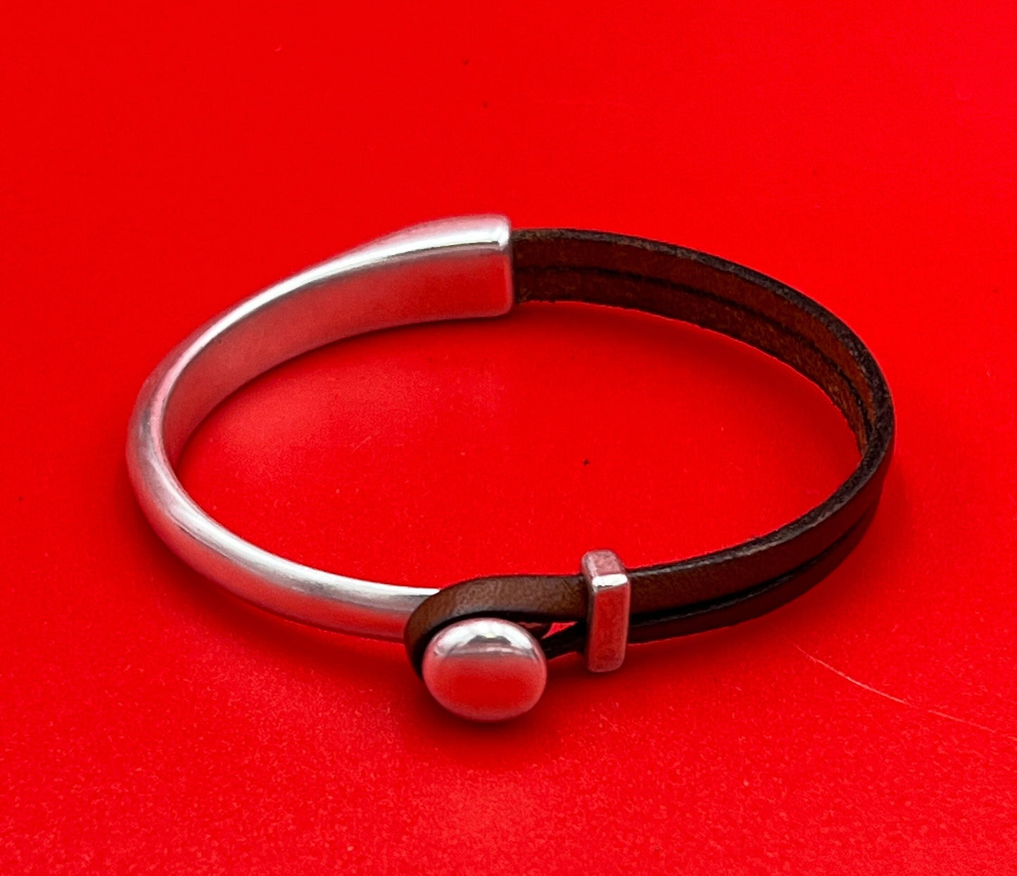 B0107>> MADE in EUROPE zamak half bracelet for 3mm flat cord, silver half bracelet qty 1set