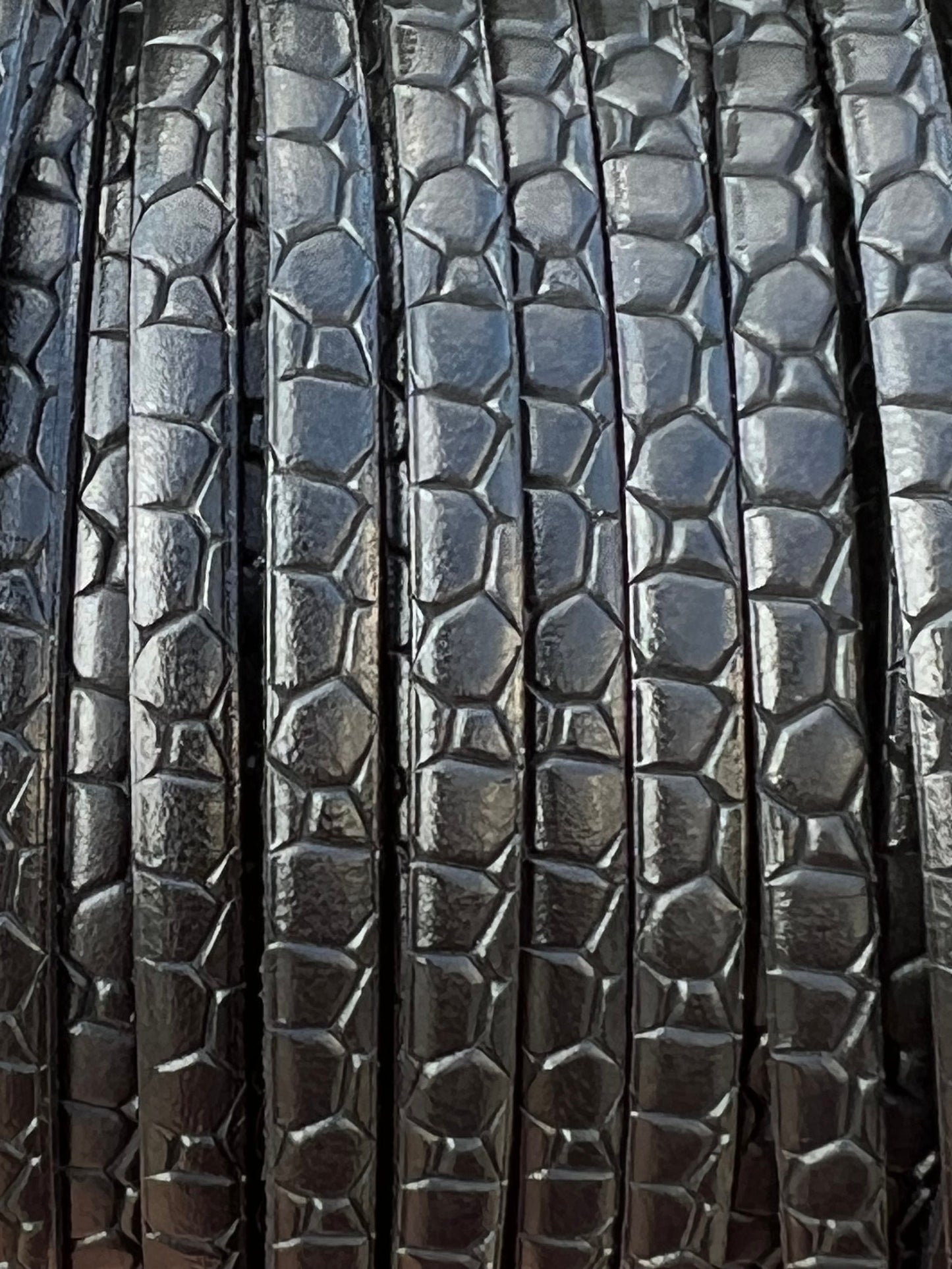 MADE in EUROPE 24'' 5mm alligator skin embossed leather cord, 5mm black leather cord, 5mm embossed leather cord (AR250/05/34)