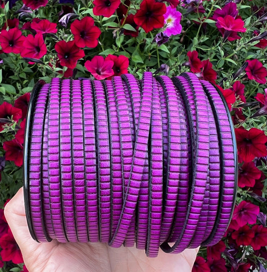 MADE in EUROPE 24'' flat 5mm lines engraved cyclamen leather cord, 5mm flat leather cord, 5mm embossed leather cord(AR270/05/24)