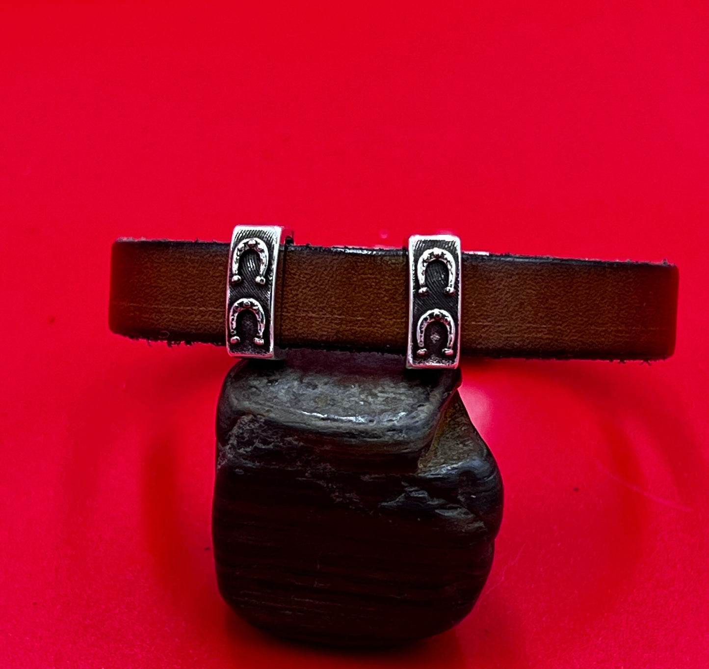 FS0632>>MADE in EUROPE 2 slider bars, 10mm  flat cord sliders with embossed horseshoe, Qty2