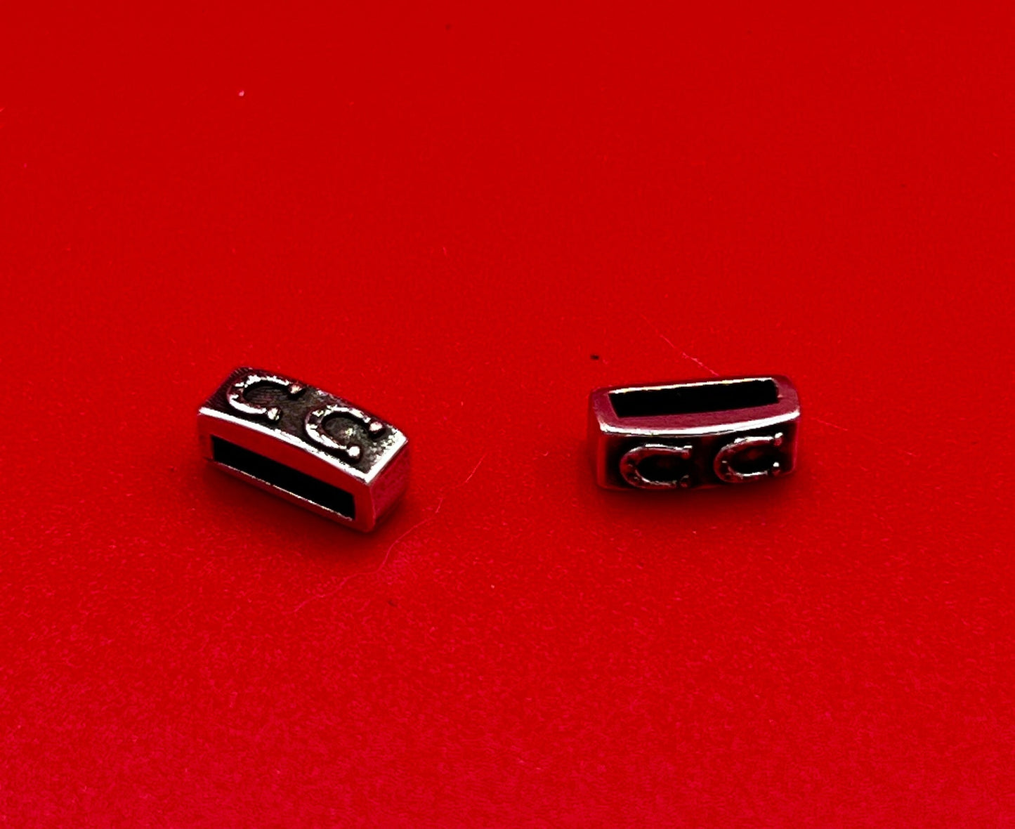 FS0632>>MADE in EUROPE 2 slider bars, 10mm  flat cord sliders with embossed horseshoe, Qty2