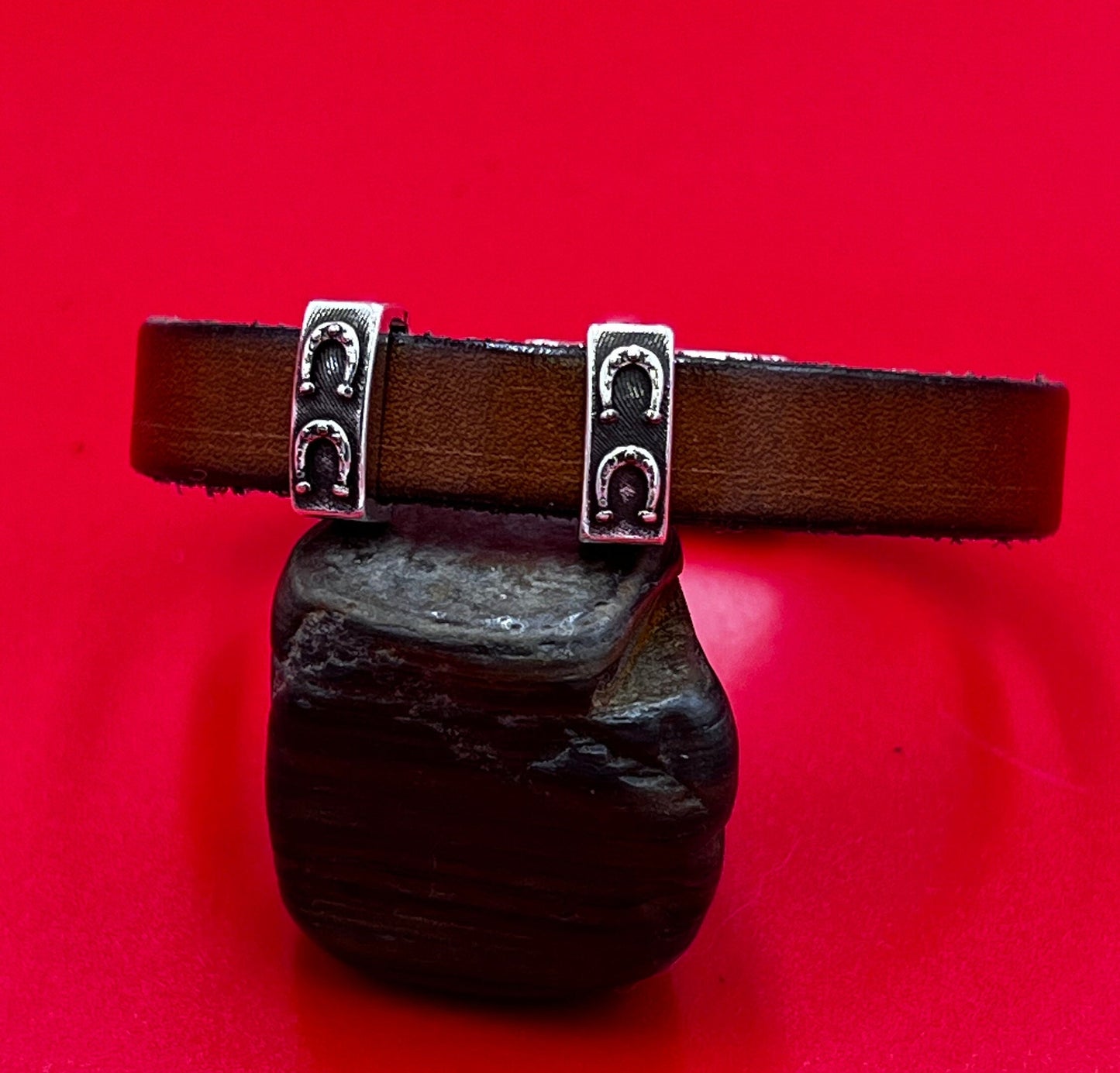 FS0632>>MADE in EUROPE 2 slider bars, 10mm  flat cord sliders with embossed horseshoe, Qty2