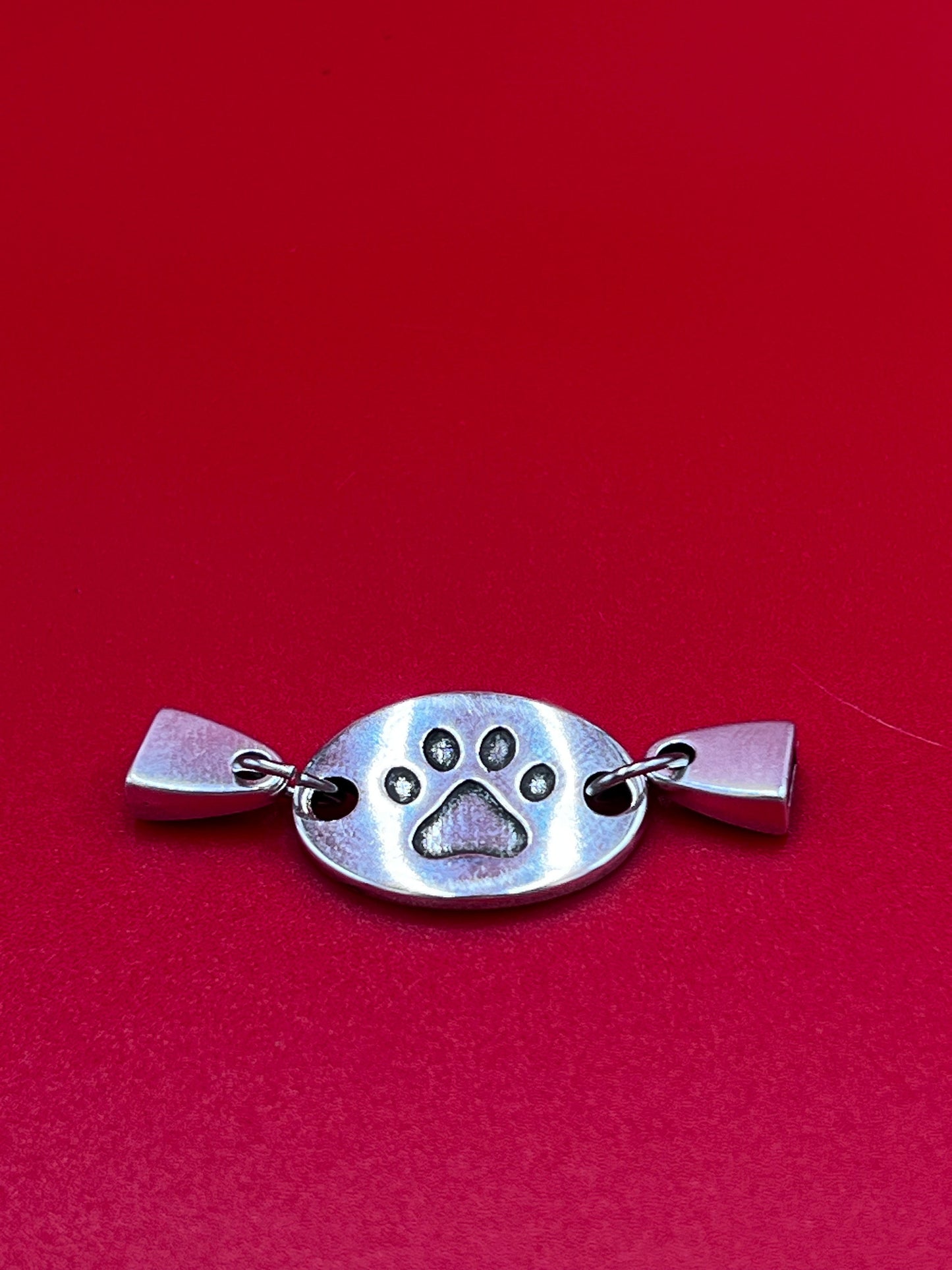 C0172>>MADE in EUROPE Zamak paw print embossed connector, 10mm or 5mm cord connector, flat Qty 1