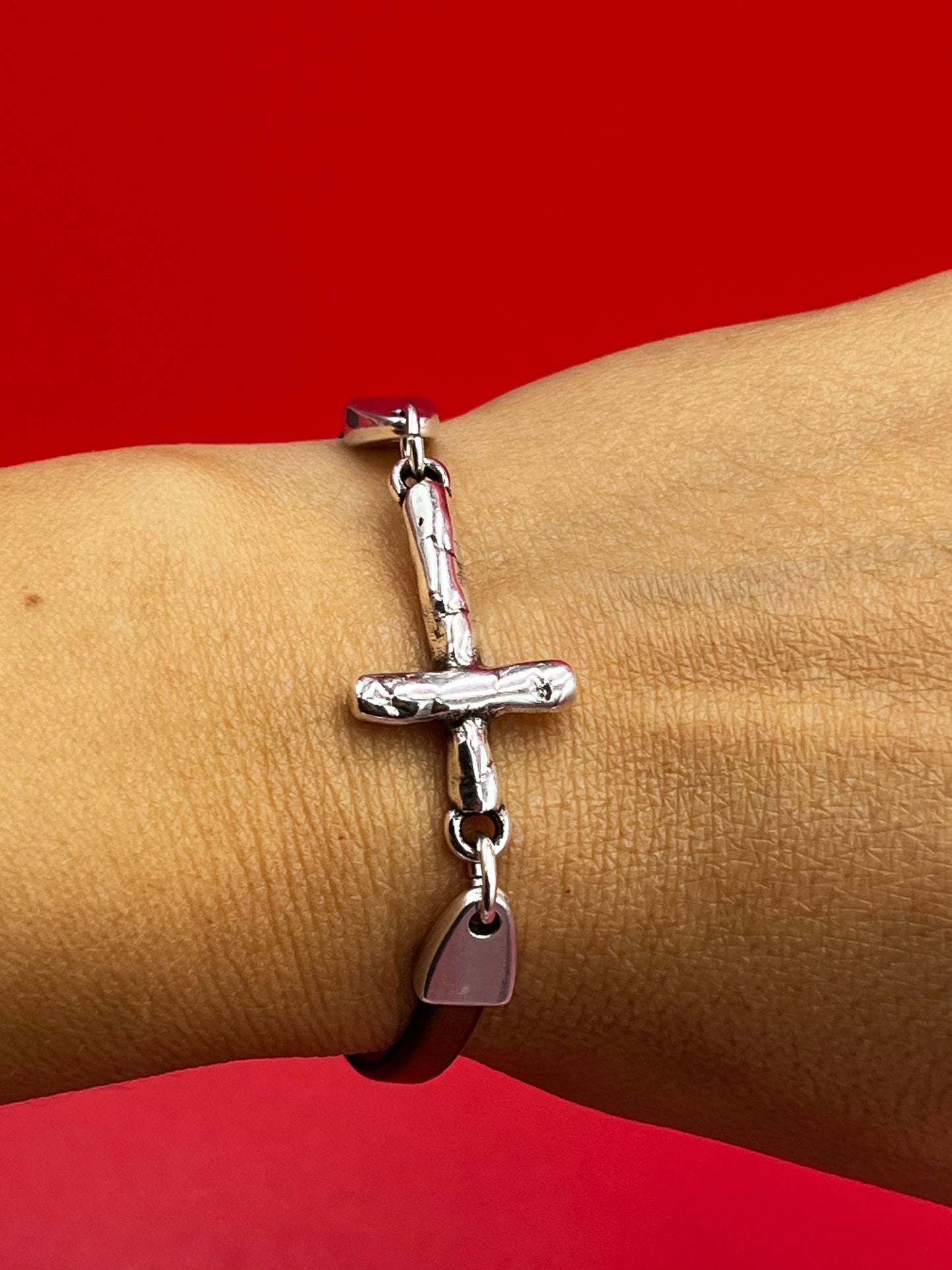 C0173>>MADE in EUROPE Zamak cross connector, bracelet hammered cross connector qty1