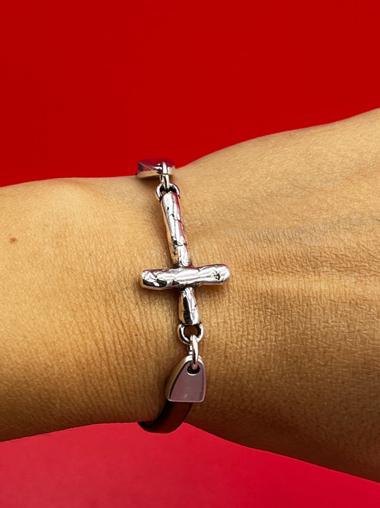 C0173>>MADE in EUROPE Zamak cross connector, bracelet hammered cross connector qty1