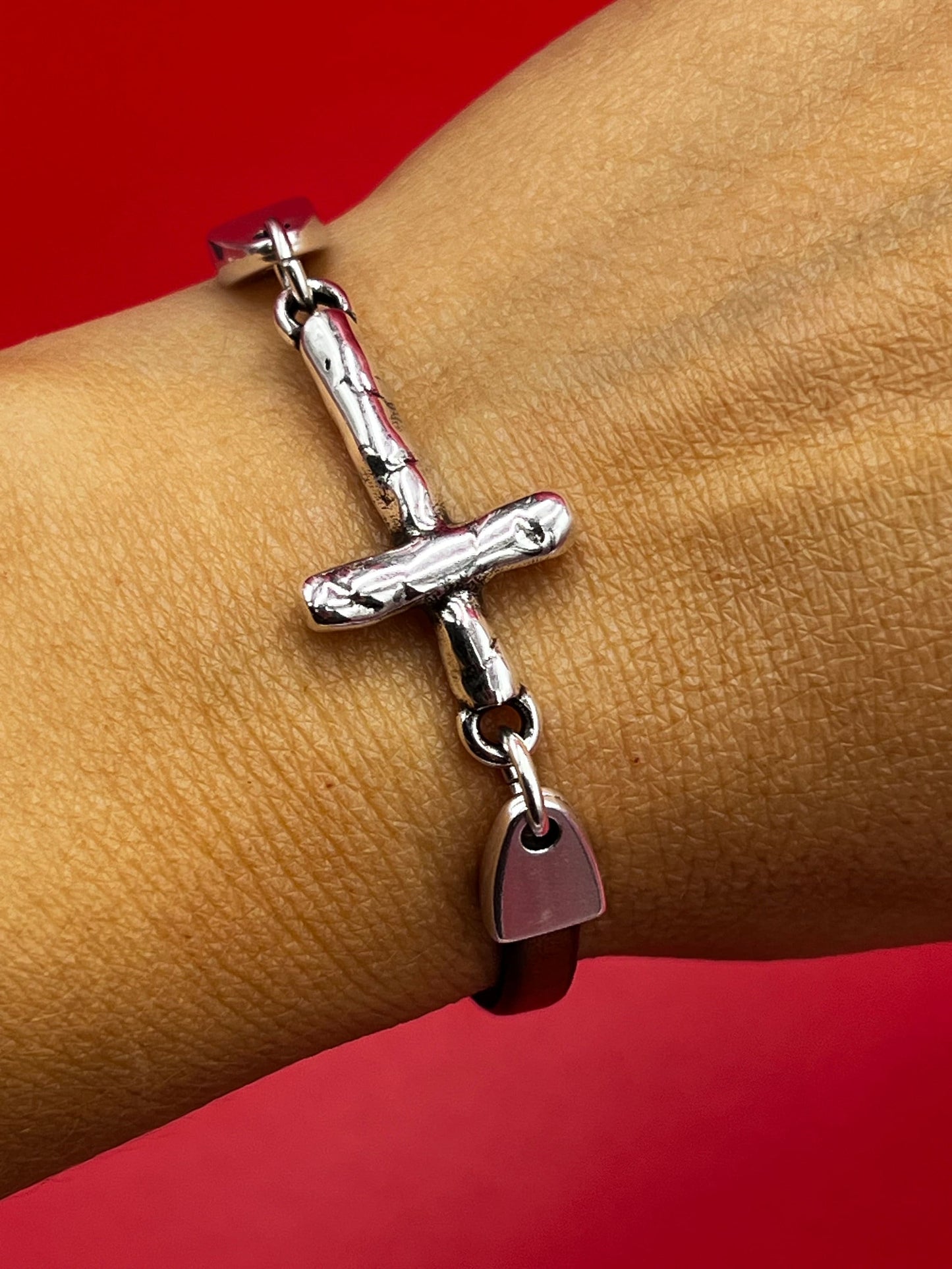 C0173>>MADE in EUROPE Zamak cross connector, bracelet hammered cross connector qty1