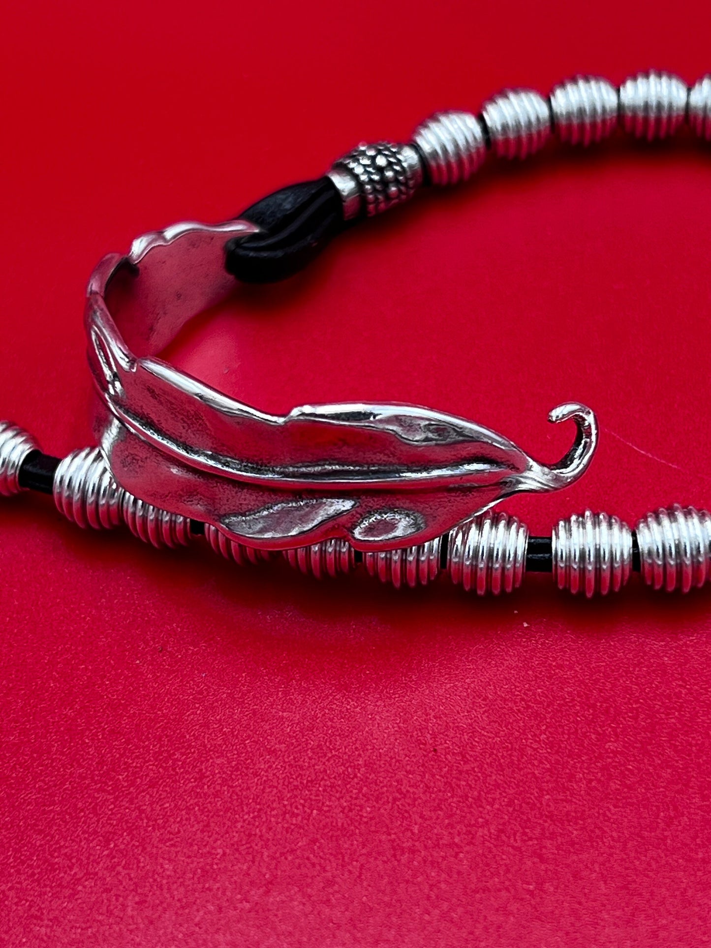 B0105>>MADE in EUROPE zamak half bracelet component, leaf half bracelet hook, Qty 1