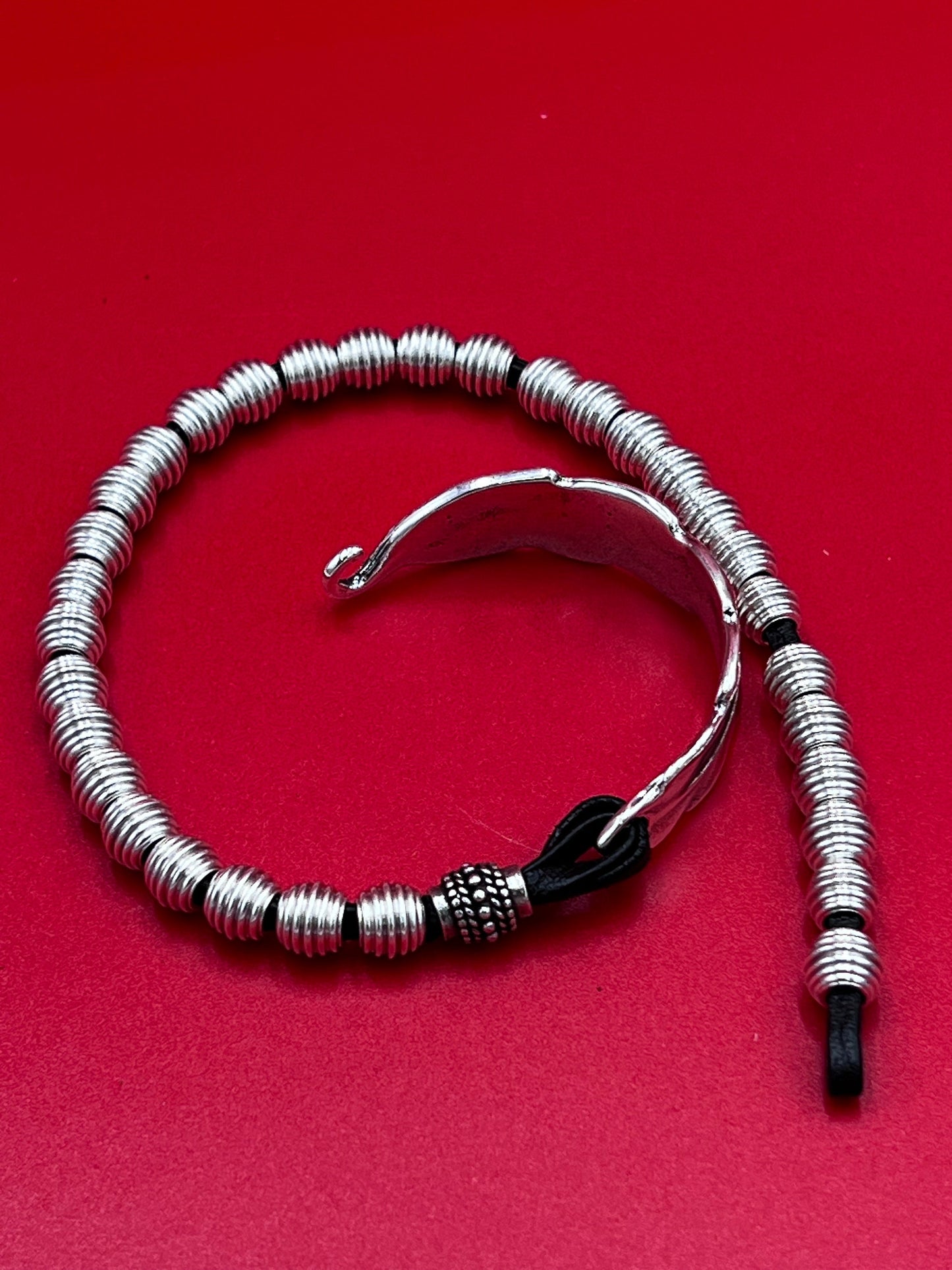 B0105>>MADE in EUROPE zamak half bracelet component, leaf half bracelet hook, Qty 1