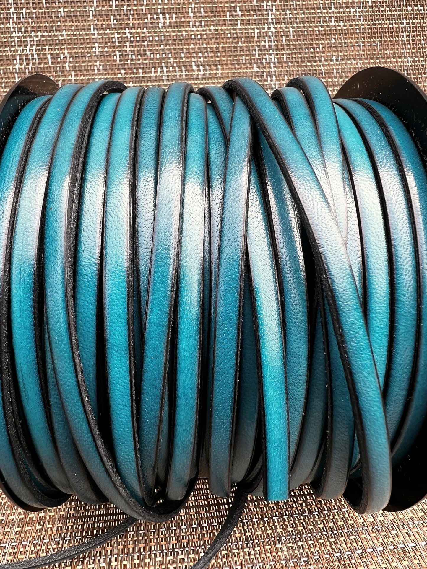 MADE in EUROPE 1 yard of 5mm turquoise flat leather cord, 5mm genuine leather cord, flat 5mm real leather cord (MARF5AZTUR)