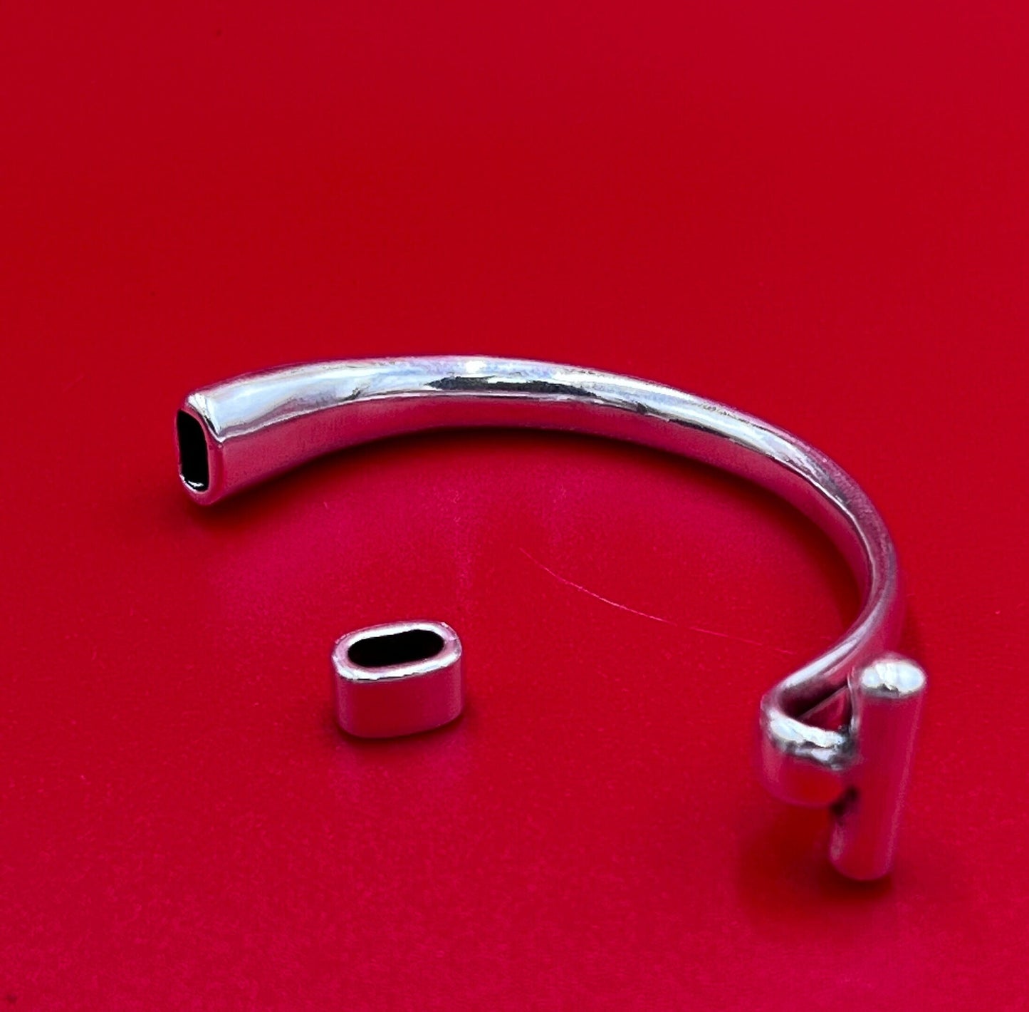 B0106>> MADE in EUROPE zamak half bracelet for 3mm round cord, silver half bracelet qty 1set