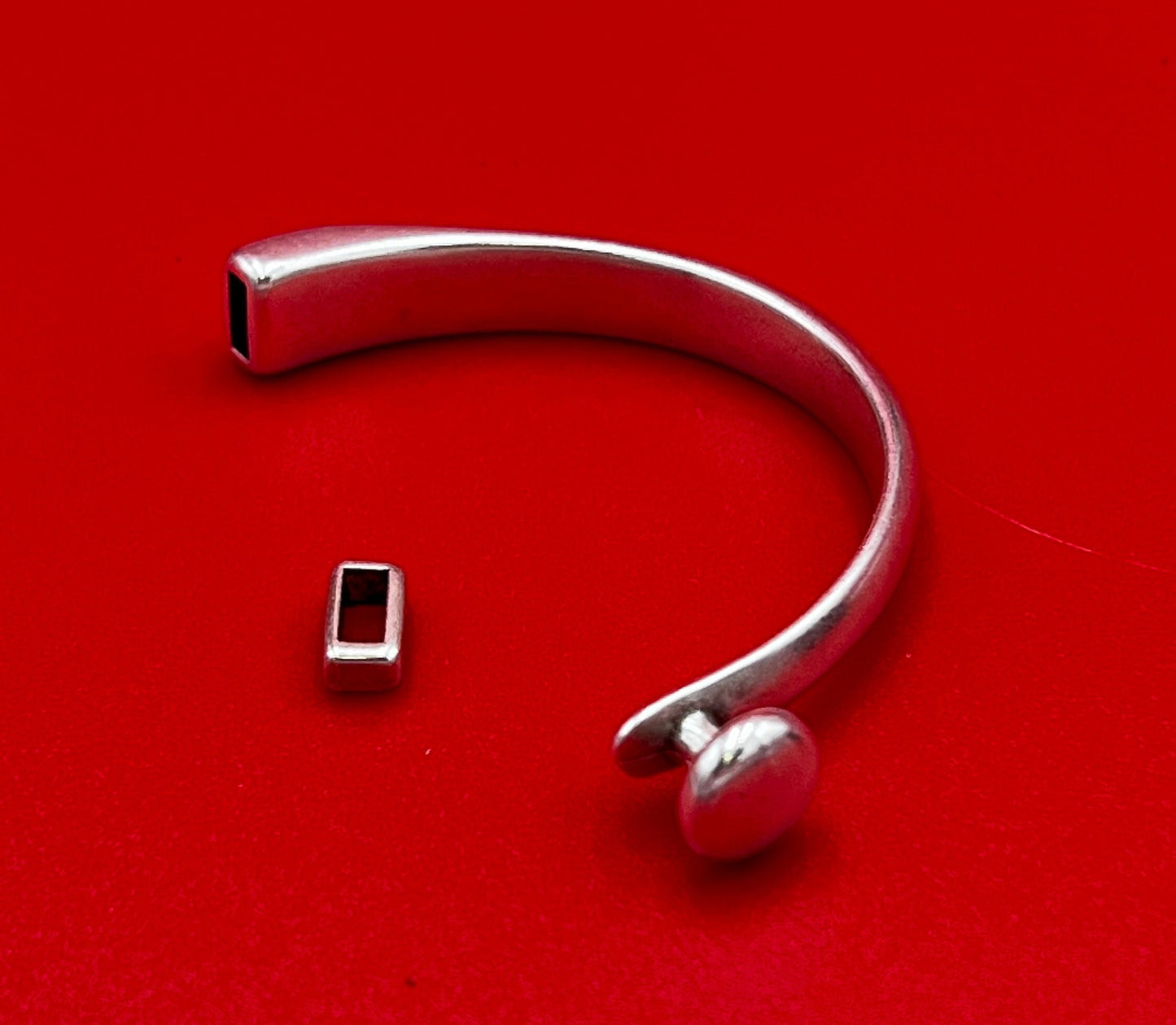 B0107>> MADE in EUROPE zamak half bracelet for 3mm flat cord, silver half bracelet qty 1set