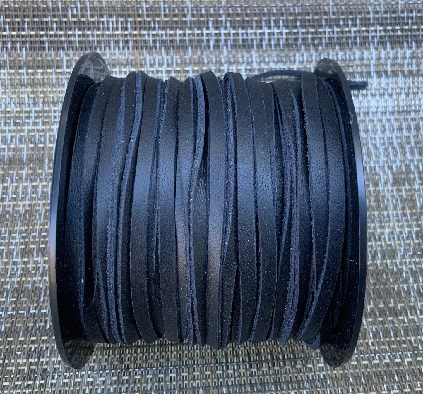 MADE in EUROPE 1 yard of 3mm very soft leather cord, genuine flat 3mm leather cord, 3x1.1mm black flat leather cord
