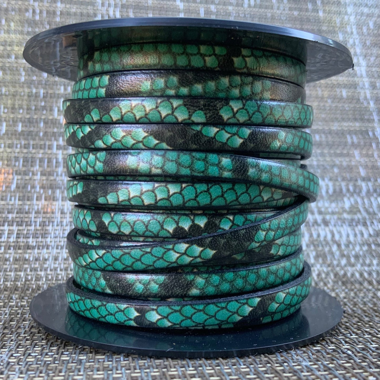 MADE in EUROPE 24'' green python printed leather cord, 5mm flat leather cord, 5mm flat leather cord (AR100/05/GRSNAKE)