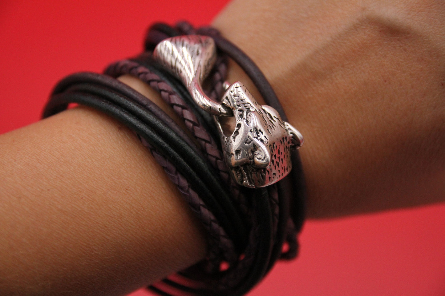 LC0035>>MADE in EUROPE zamak wolf clasp, metal wolf hook clasp (7750) qty1