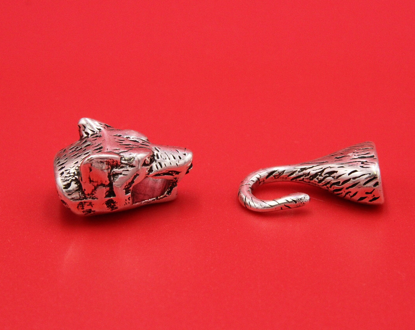 LC0035>>MADE in EUROPE zamak wolf clasp, metal wolf hook clasp (7750) qty1